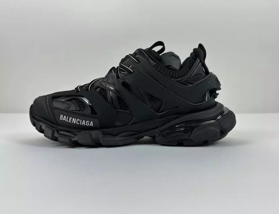 BA track Black