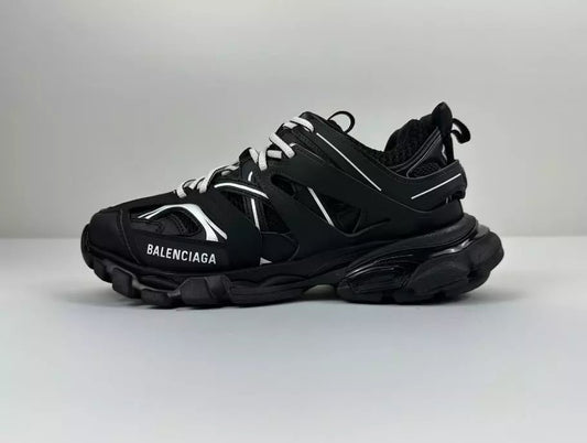 BA Track Black And White